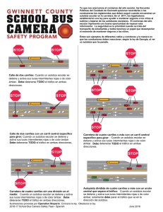 Carretera de cuatro carriles o más con un carril central específico